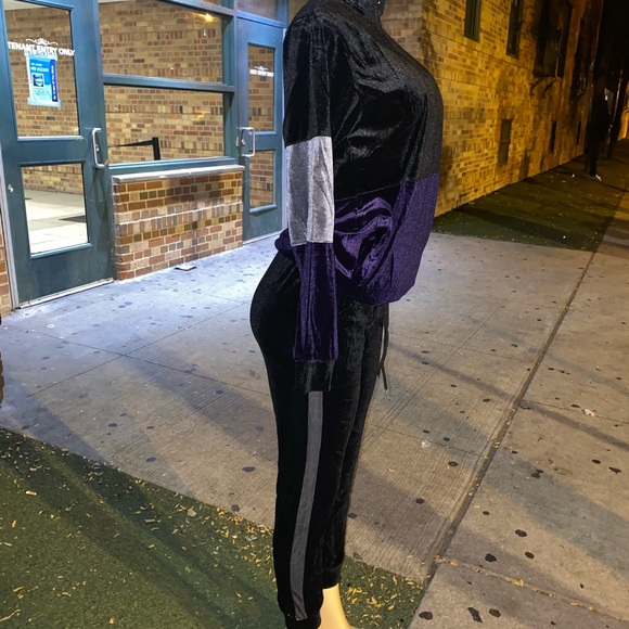 Stylish 2pc Velvet Set - Picture 5 of 7